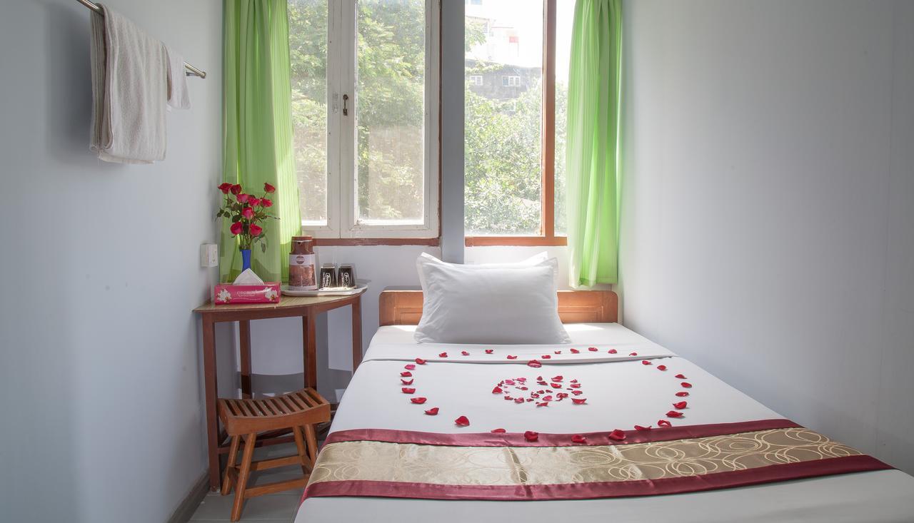 Mother Land Inn 2 Γιανγκόν Εξωτερικό φωτογραφία