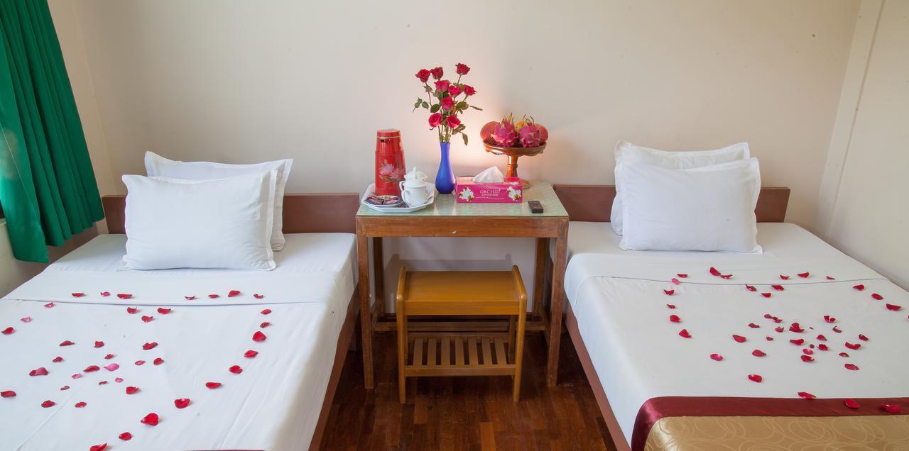 Mother Land Inn 2 Γιανγκόν Εξωτερικό φωτογραφία